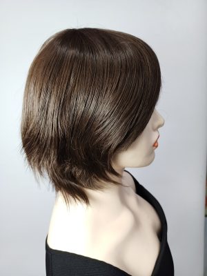 W194Short Layered Cut Hair Wigs With Side-Swept Bangs